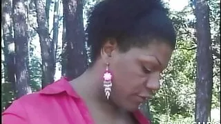 ebony cougar transexuel fucked by latino twink in forest cru