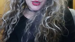 Das Mädchen mit den roten Lippen hatte einen tollen Smoke nur für dich