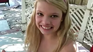 Teen lesbian licks pussy after fingering