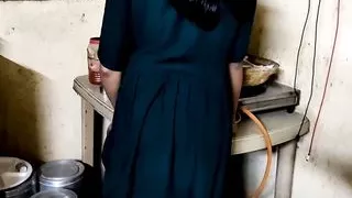 Khana banane samay zabardasti nahin ghusana hai