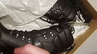 Welcuming new box-fresh army boots