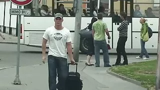 Kristyna betruegt Ihren Freund mit fremdem im Bumsbus