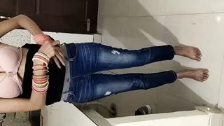 Hot Newly married Punjabi girl aapna jism dekhte hue