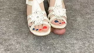 I crush my little cock on the milking board with my legs