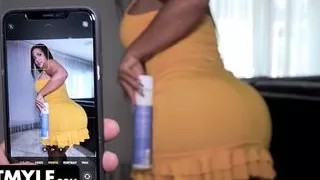 Busty Milf Rose Monroe Gets Her Ass Oiled Up