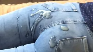 My sister-in-law asks me for a cumshot on her ass in jeans
