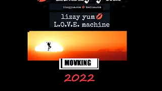 lizzy yum - fickmaschine und vibrator