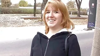 Schüchternes, hässliches, deutsches College-Teenie wird von einem alten Kerl abgeholt und gefickt