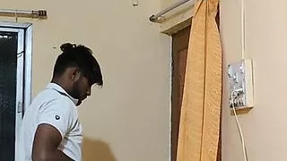 Wie es sich anfühlt, ganz nackt, mit großem indischen Schwanz und Arsch zusammen