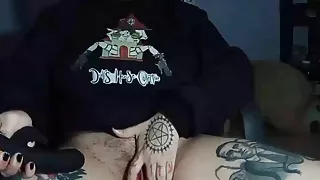 Rubbing my clit until I cum – show