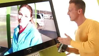 Notgeile Schlampe an der Strasse angesprochen und gefickt