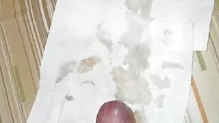 Huge cumshot on some tissues