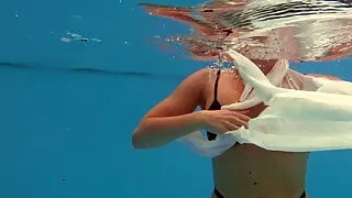 Hottest Russian babes in the swimming pool in 4k