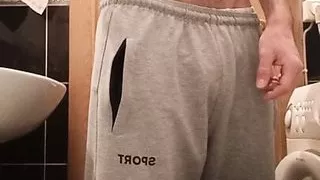 Otter touches herself in the bathroom and decides to masturb