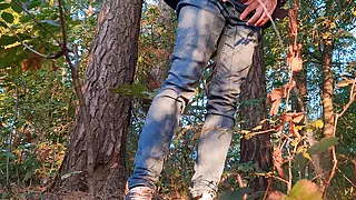 Guy pissing with big balls, gay