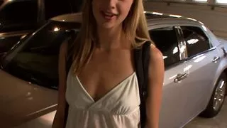 So fickst du geile Schuelerinnen auf dem Nachhauseweg