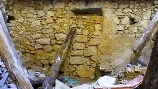 Outdoor photo shooting with big boobed horny babe