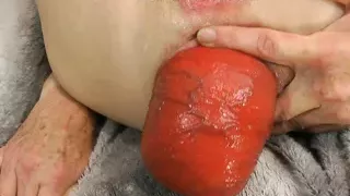 Hotkinkyjo & Dirtygardengirl – double pussy and anal fisting