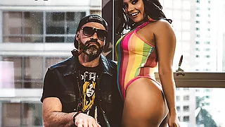 TOUGHLOVEX – Third wheel with Latina hottie Serena Santos