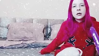 Xmas girl masturbates while it’s snowing