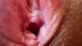 Hot teen babe’s close-up pussy masturbation