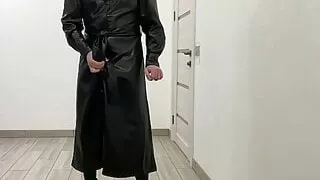 BDSM Leder langes Maxikleid und Overknee Stiletto Stiefel