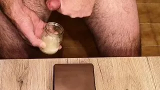 Cicci77 and Pedro start the new year well with a cumshot!!