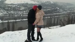 Outdoor Sex im Schnee Teens sind so geil aufeinander