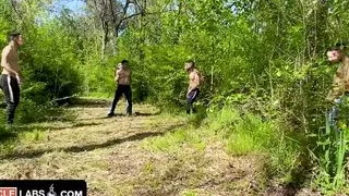 Hunk Dude Gangbanged von geilen muskulösen Schwulen