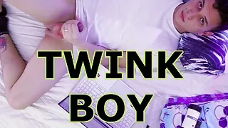 Nerd Whit Acne Masturbating