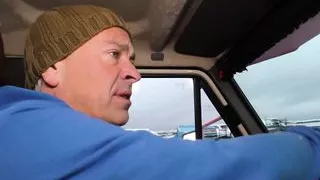 Amateur honey gets pumped in the van