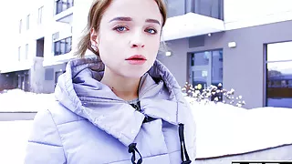 DEBT4k. Sex is an unexpected gift that the debtor receives