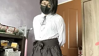 Sissy hüpft grob auf ihrem Dildo