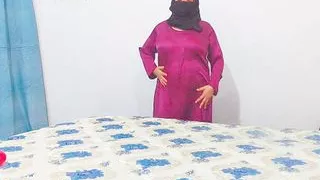 Niqab Women Fingering in Doggystyle