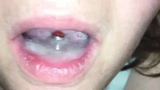 Nerdy Girl Experiments With Girl Clit & Makes It Squirt