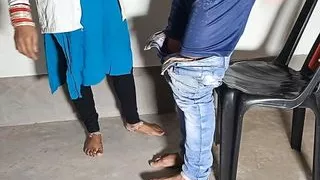 Hospital Me Nurse Ko Patakar Vahi Chair Par Chod Diya