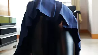 Fejira com – JK suit girl in leather cleaning room