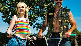 TOUGHLOVEX – Third wheel with blonde spinner Lilly Bell