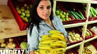 CARNE DEL MERCADO – Hot Colombian Teen Picked Up And Fucked