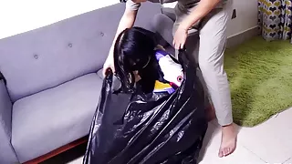 Fejira com – COS girl was put in a plastic bag