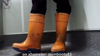 piss myself on public toilet with purofort boots and gasmask