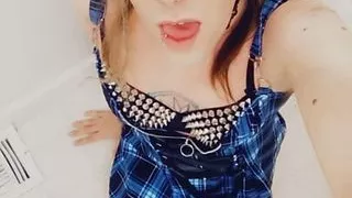 Shemale Baddie Loves Showing Her Body