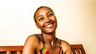 Very Sexy Keisha Giving Becky To Fake Producer For a Facial