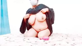 Muslim big ass babe in niqab has doggystyle sex with toy