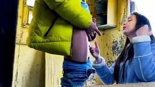 Hol deinen Schwanz raus, ich will blasen