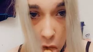 Beautiful Rocker Girl Shows Off Her Sexiness