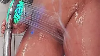 SweetLucy69 – Freshened up my hot body in the shower for you