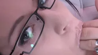 Teen mit Maulsperre weil Sie immer laut Schreit