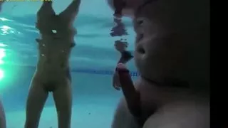 Mermaids Annie Knight And Its Cleo Submerge In Pool For BJ!