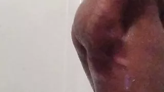 Lil booty clap in shower